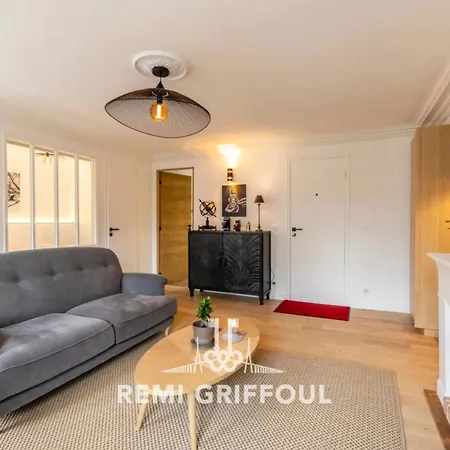 La Petite Source Modern In The Heart Of