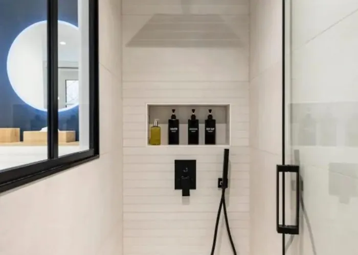 La Petite Source - Downtown - 2p